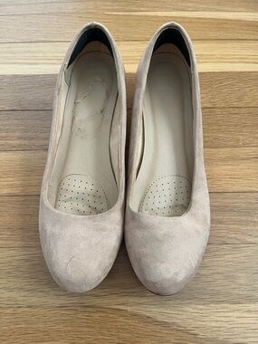 Women's Nude Suede Ballet Heels